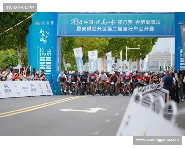 自行车博主曝光赛道隐患 皖美山水赛紧急增设防护设施保障安全 自行车博主曝光赛道隐患 皖美山水赛紧急增设防护设施保障安全