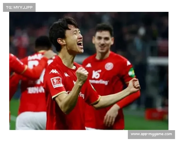 李在成头球破门瞬间，美因茨球迷狂欢